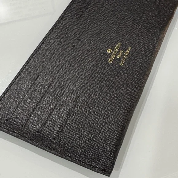 Louis Vuitton Elegant Black Card Holder - Picture 4 of 6